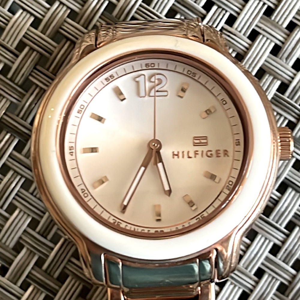 Tommy Hilfiger Callie Ladies Watch .
